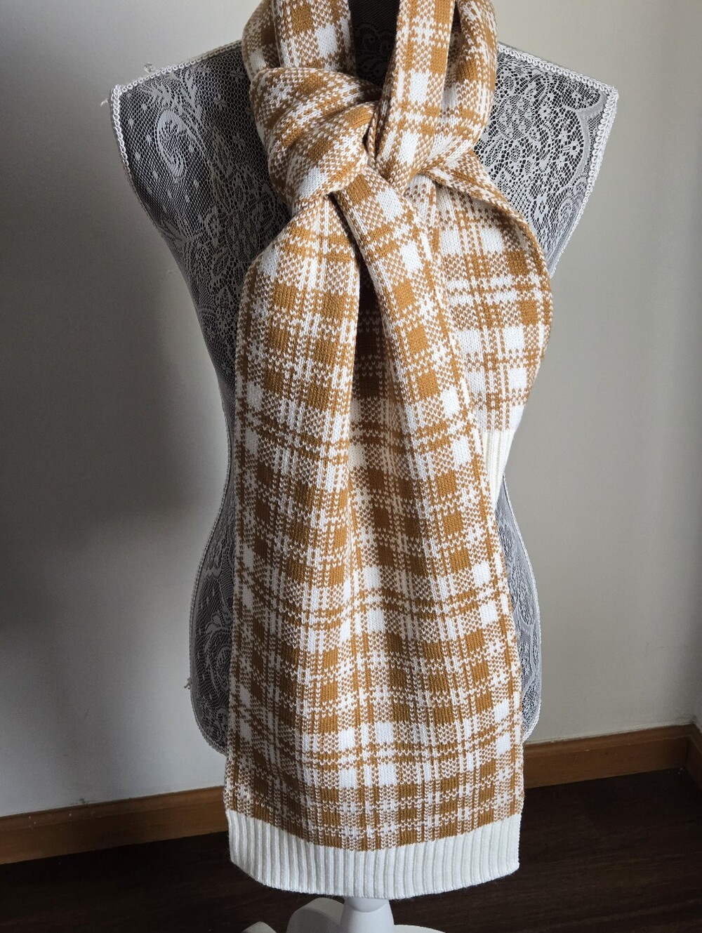 NWT Timberland Ladie's Men's Unisex Check Knit Scarf White Butterscotch Brown